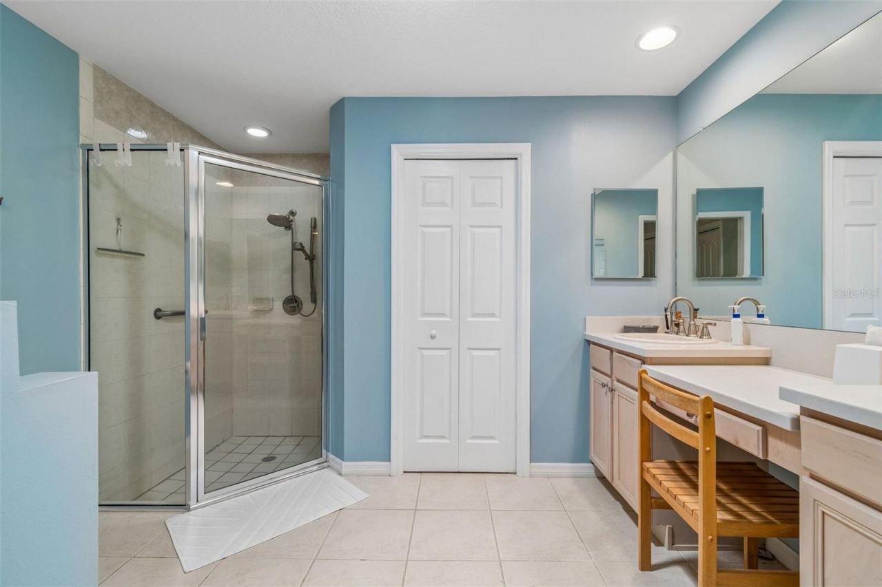 2006 Grantham Greens Drive, Sun City Center, FL 33573 Photo