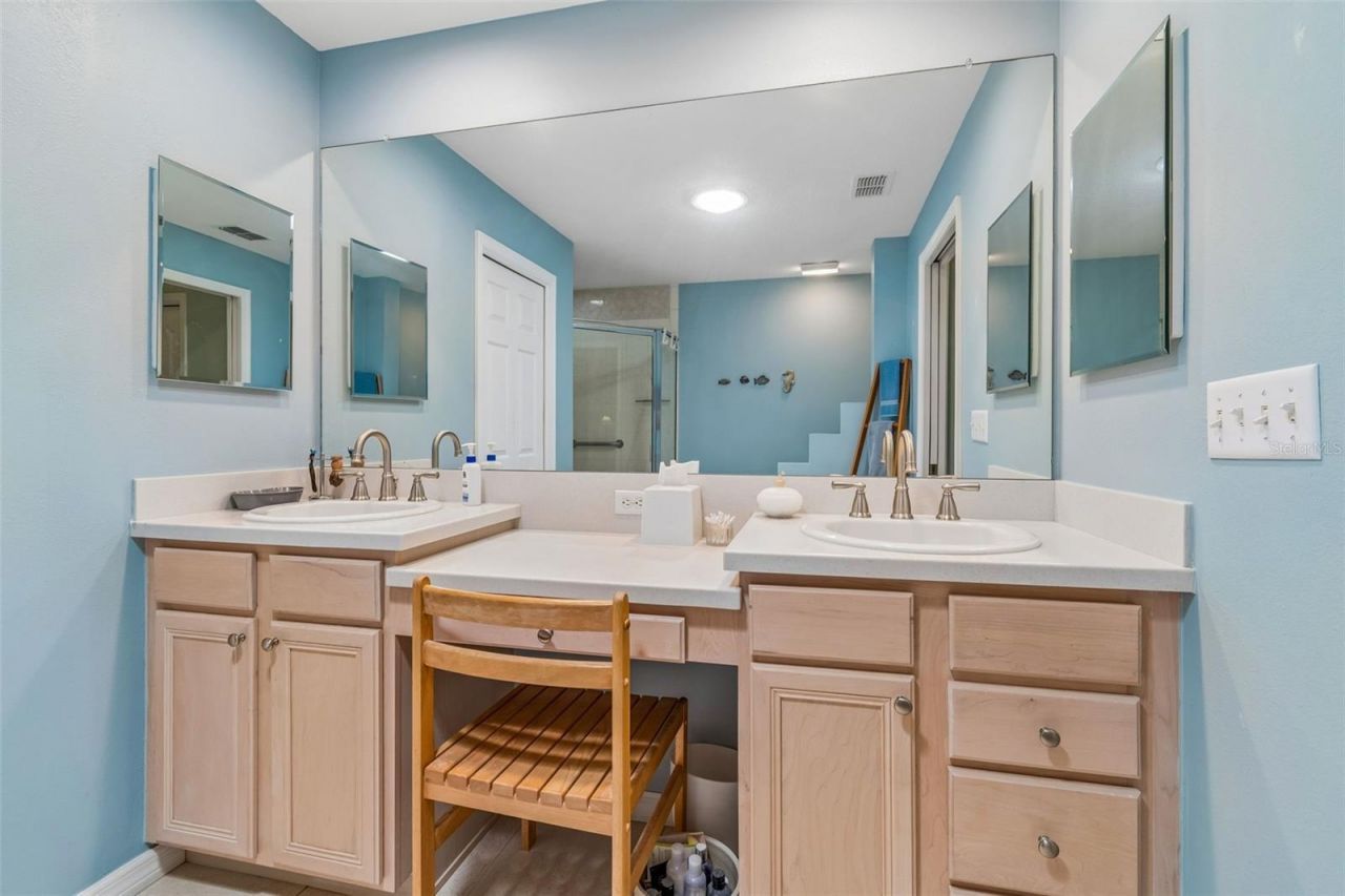 2006 Grantham Greens Drive, Sun City Center, FL 33573 Photo