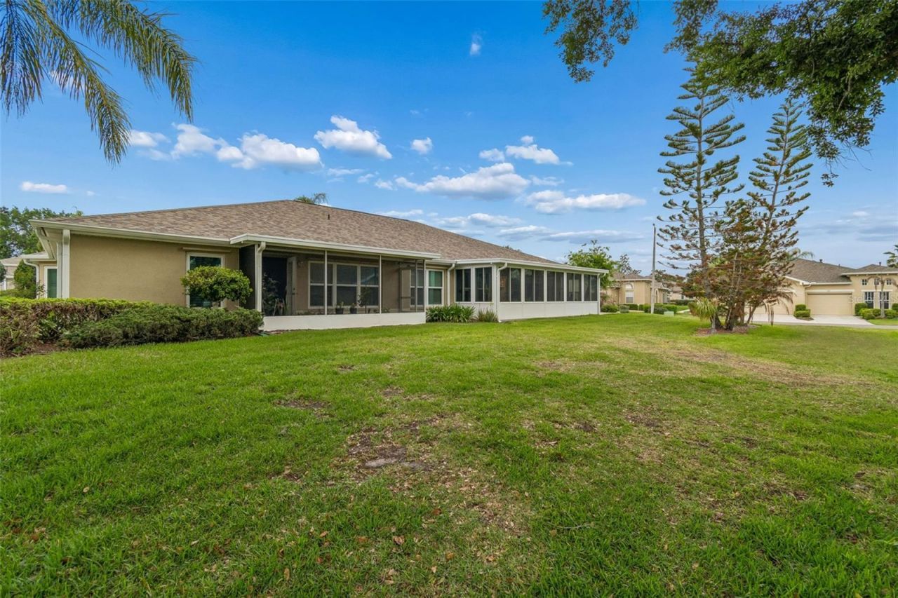 2006 Grantham Greens Drive, Sun City Center, FL 33573 Photo