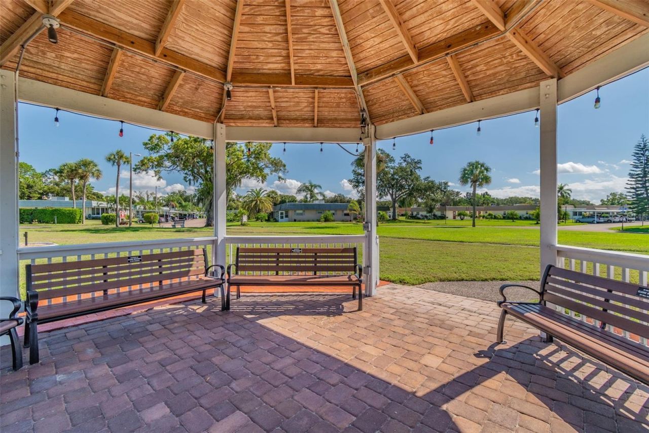 2006 Grantham Greens Drive, Sun City Center, FL 33573 Photo