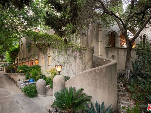 2707 Hermosita Drive, Glendale, CA 91208