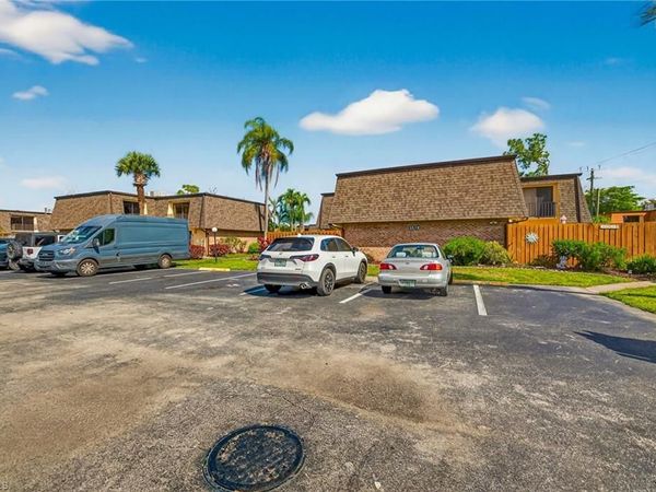 5576 Malt DR, Unit 4, FORT MYERS, FL 33907