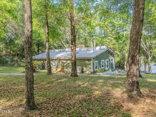 4651 Moss Hill Road , Chipley, FL 32428