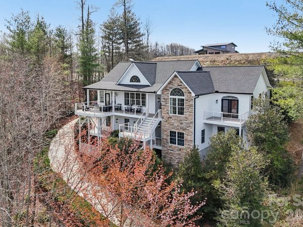 1409 Woodsong Drive, Hendersonville, NC 28791