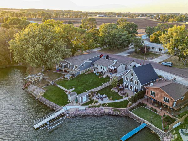 191 S Harmon Dr, Mitchell, SD 57301