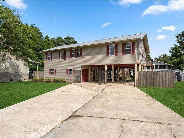 31427 JUDITH Drive, Springfield, LA 70462