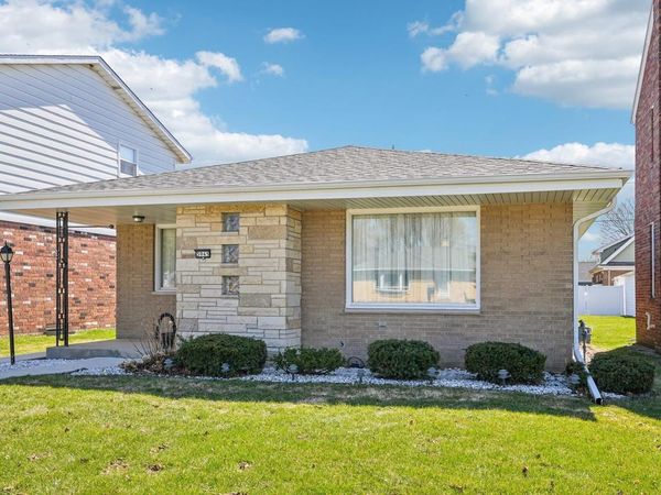 3945 E Holmes AVENUE, Cudahy, WI 53110
