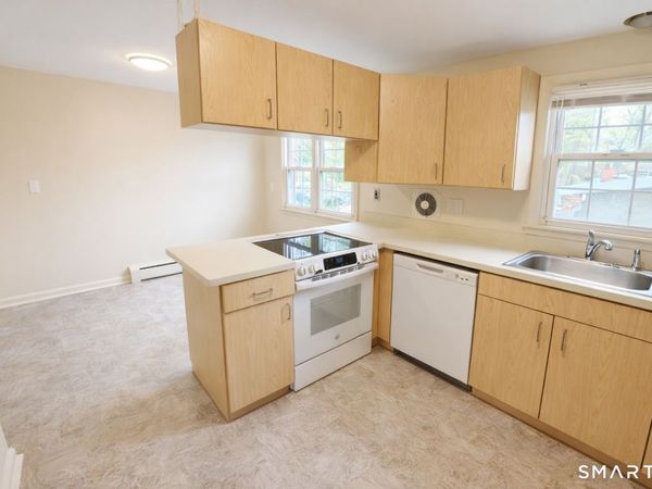 949 Hopmeadow , Unit 28, Simsbury, CT 06070