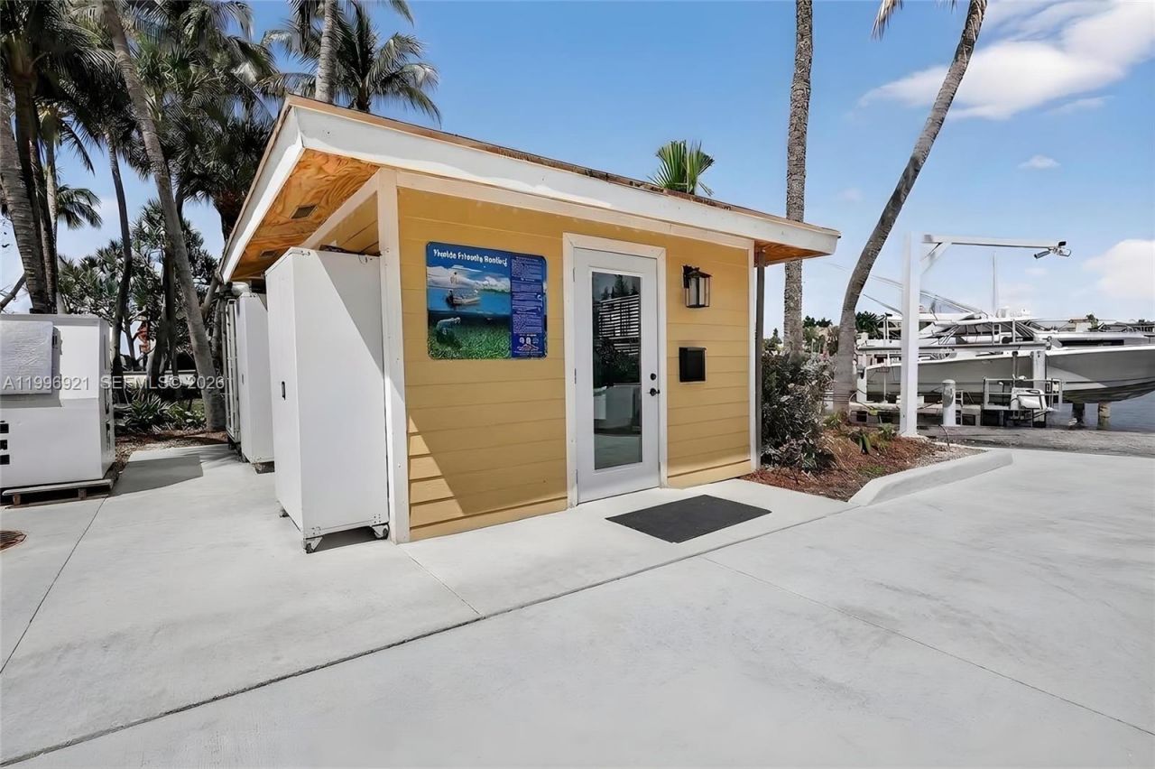 4 Grove Isle Dr. #c-9, Miami, FL 33133 Photo