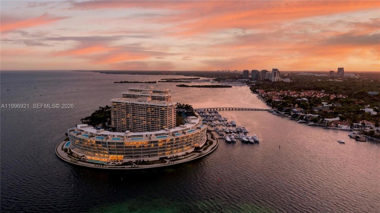 4 Grove Isle Dr. #c-9, Miami, FL 33133 Photo