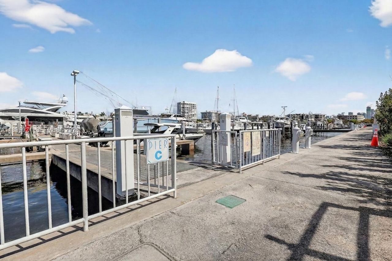 4 Grove Isle Dr. #c-9, Miami, FL 33133 Photo