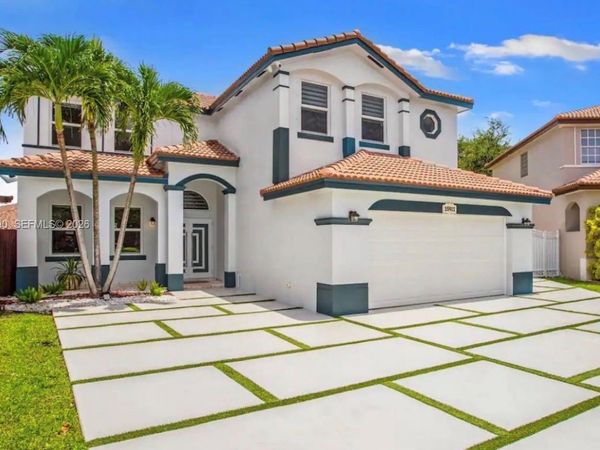 15411 SW 36th Ter, Miami, FL 33185