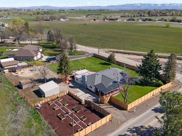 7816 E Victory Rd, Nampa, ID 83687
