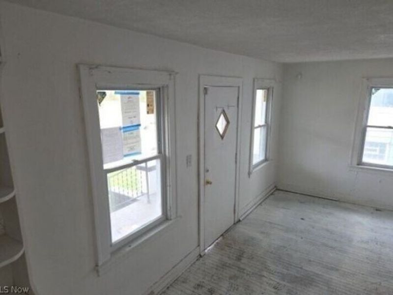 12800 Rexwood Avenue , Garfield Heights, OH 44105 Photo 4