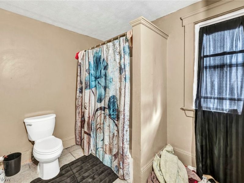 7914 Dorver Avenue, Cleveland, OH 44105 Photo 14