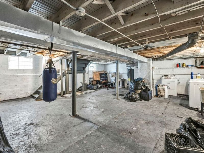 7914 Dorver Avenue, Cleveland, OH 44105 Photo 34