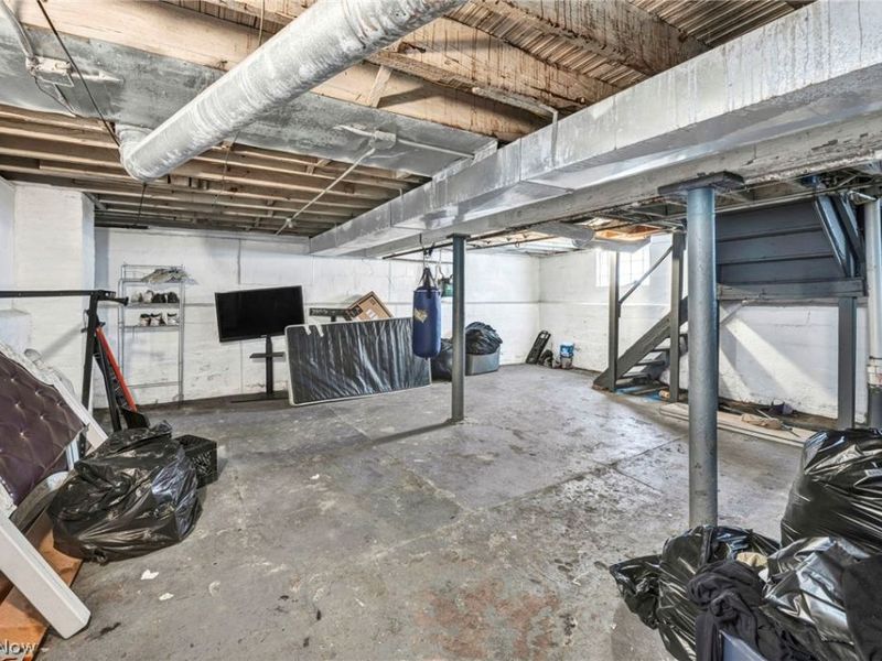 7914 Dorver Avenue, Cleveland, OH 44105 Photo 35