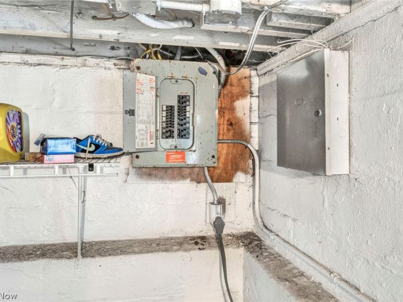 7914 Dorver Avenue, Cleveland, OH 44105 Photo 38