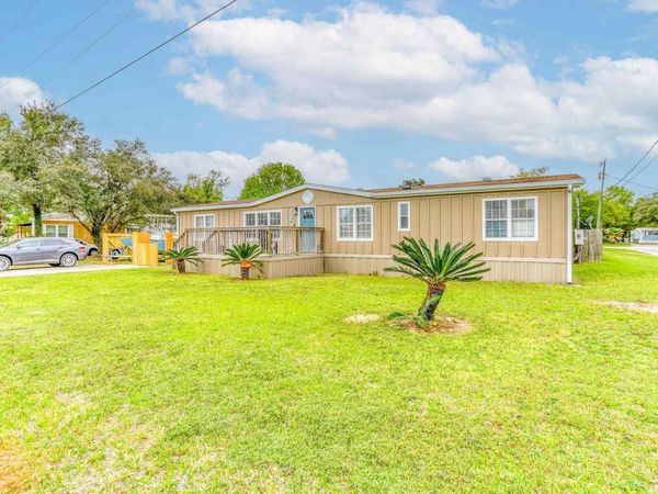5301 Yellow Bluff Rd, Pensacola, FL 32507