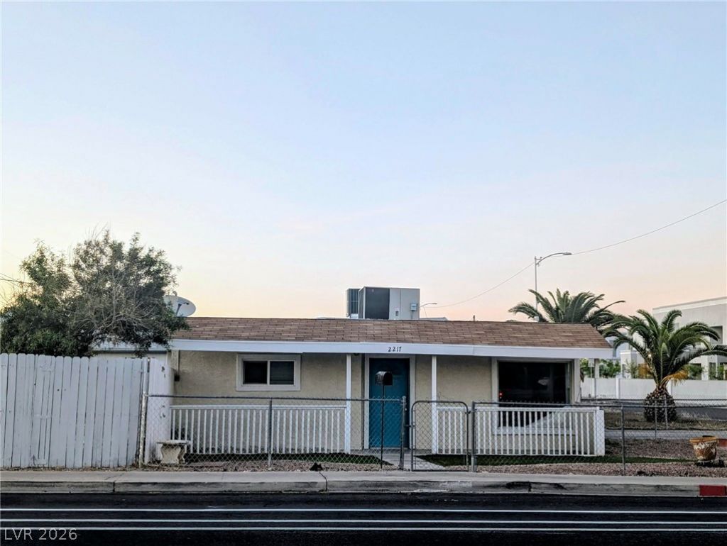 2217 E Oakey Boulevard , Las Vegas, NV 89104 Main Photo