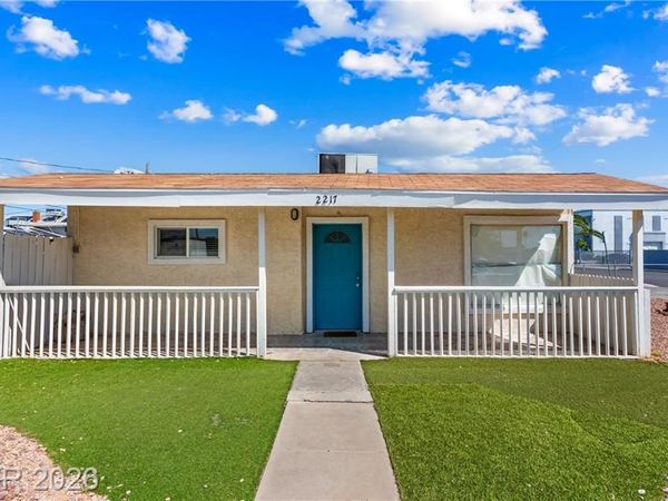 2217 E Oakey Boulevard, Las Vegas, NV 89104