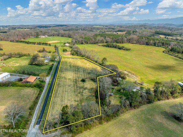 1220 Floyd Walker Rd, Maryville, TN 37801