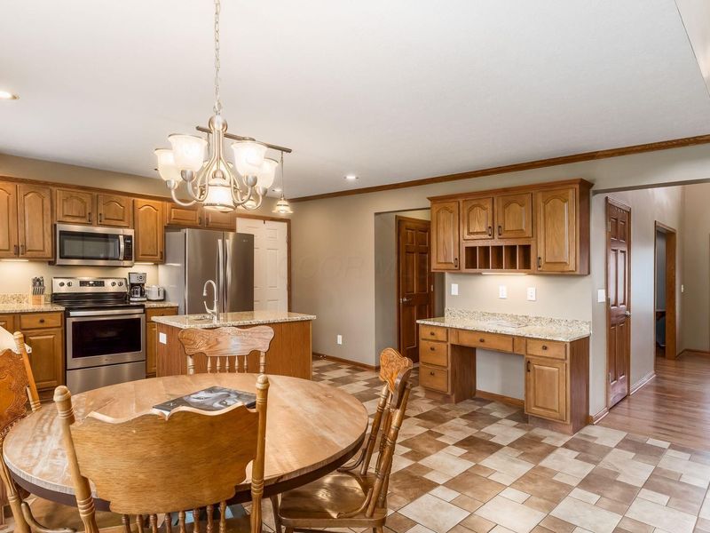 8085 Dorsey Mill Road SE, Heath, OH 43056 Photo 11