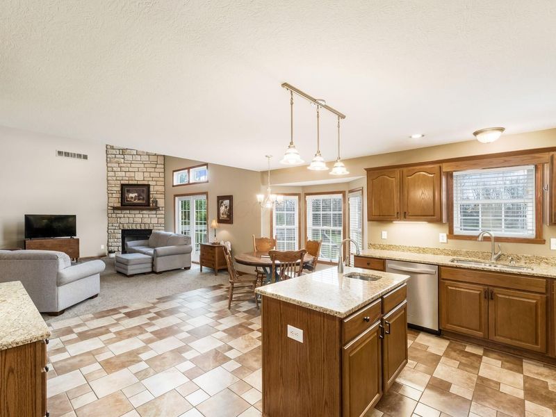 8085 Dorsey Mill Road SE, Heath, OH 43056 Photo 14