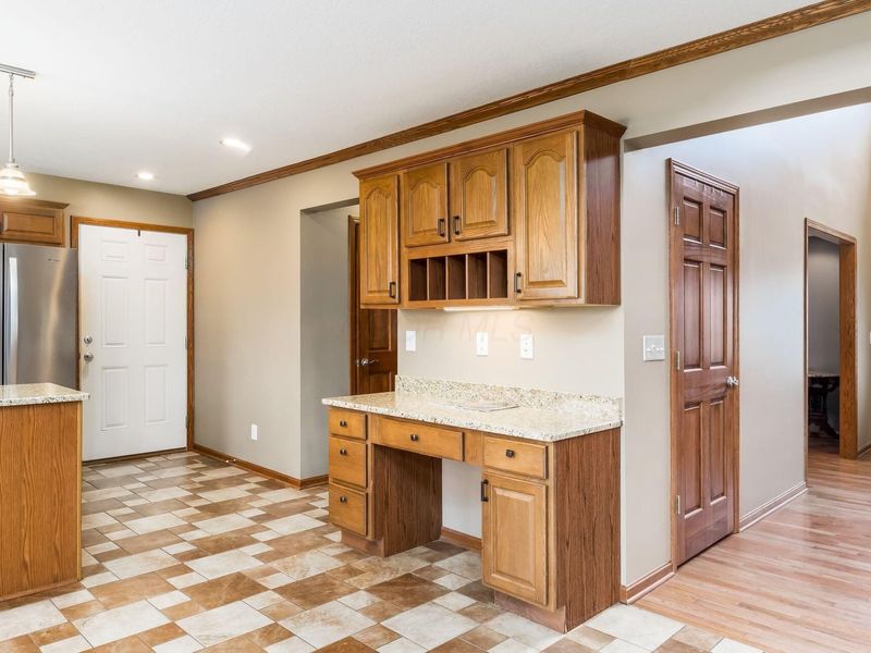 8085 Dorsey Mill Road SE, Heath, OH 43056 Photo 16