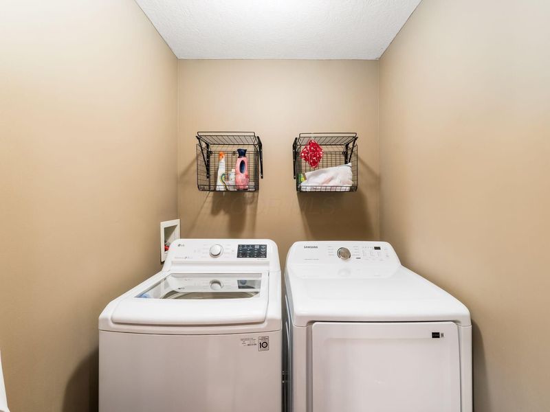 8085 Dorsey Mill Road SE, Heath, OH 43056 Photo 31