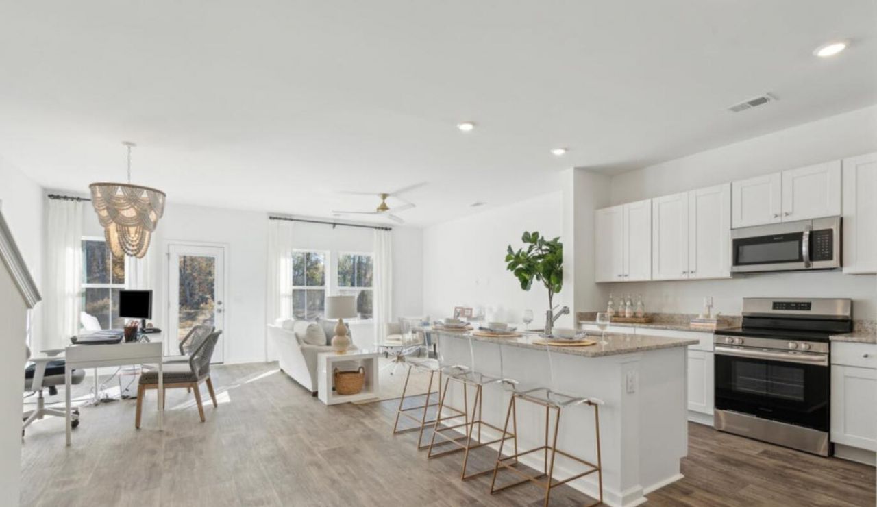 751 Ridgley Drive Photo 16