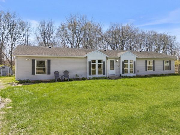 1820 Indian Trail, Warsaw, IN 46580