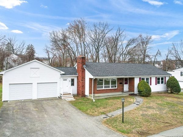 92 Ursula St, Lowell, MA 01854