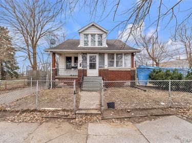 4877 Maynard Street , Detroit, MI 48215