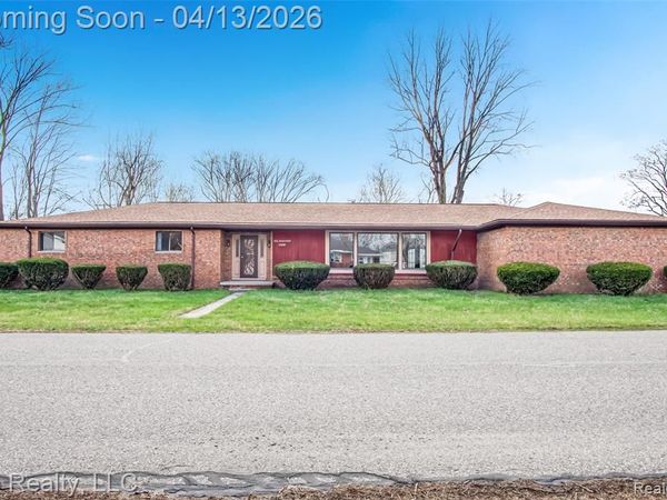 11200 Wahrman Street, Romulus, MI 48174