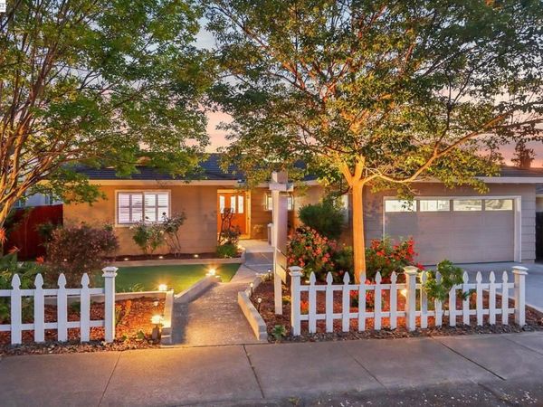 42447 Paseo Padre Pkwy, Fremont, CA 94539