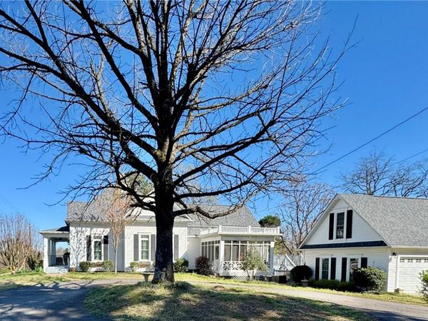 105 SW 3rd Street, Atkins, AR 72823