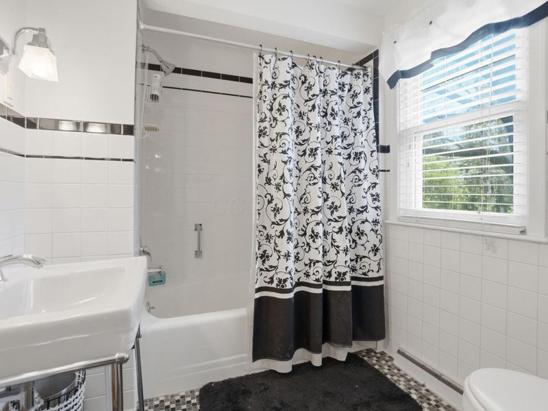 751 Garrett Drive, Columbus, OH 43214 Photo 27