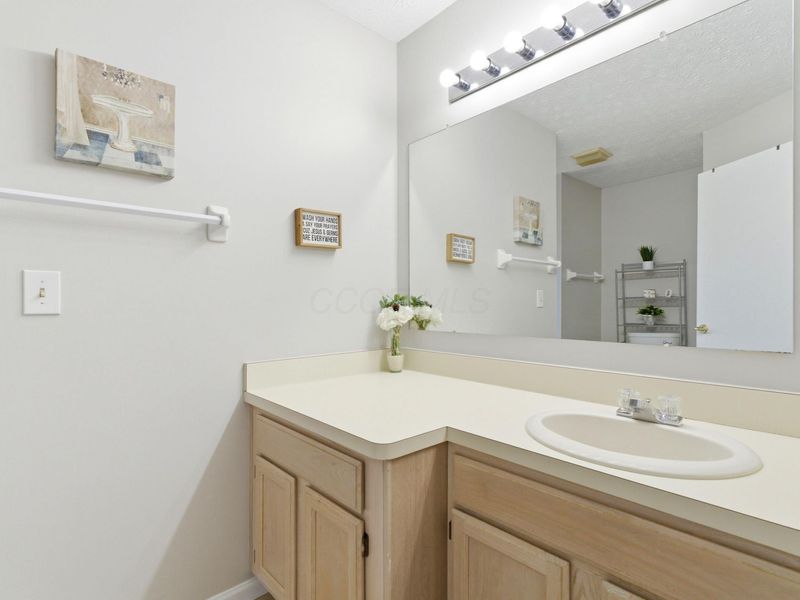 5801 Thada Lane, Columbus, OH 43229 Photo 19