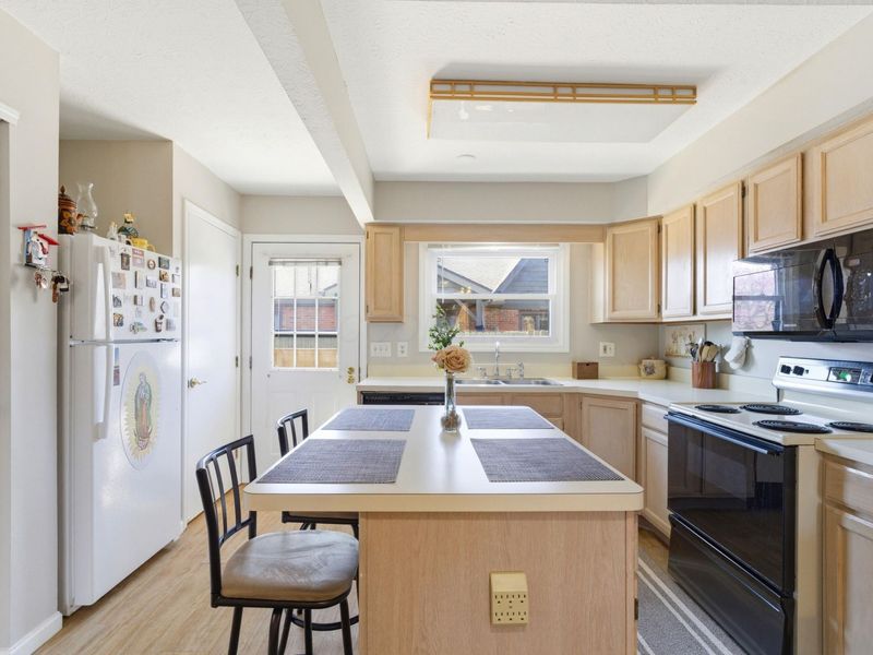 5801 Thada Lane, Columbus, OH 43229 Photo 8