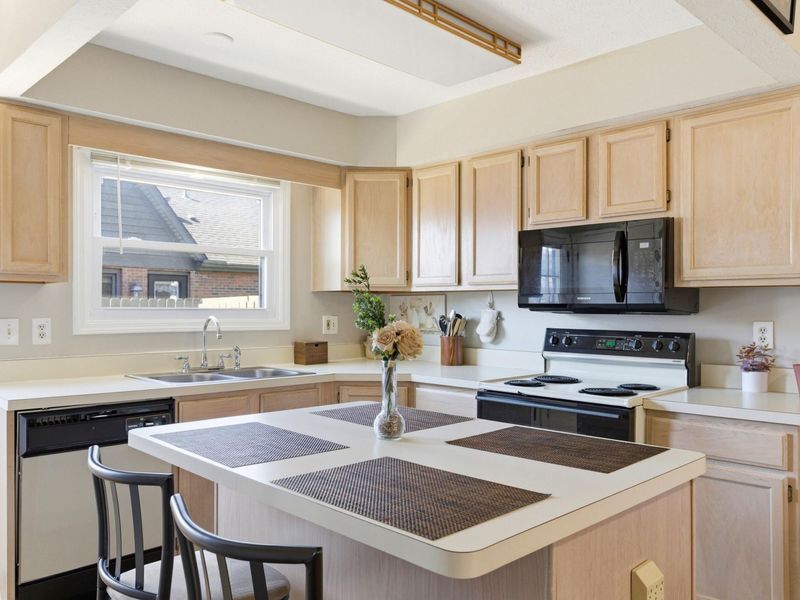 5801 Thada Lane, Columbus, OH 43229 Photo 9