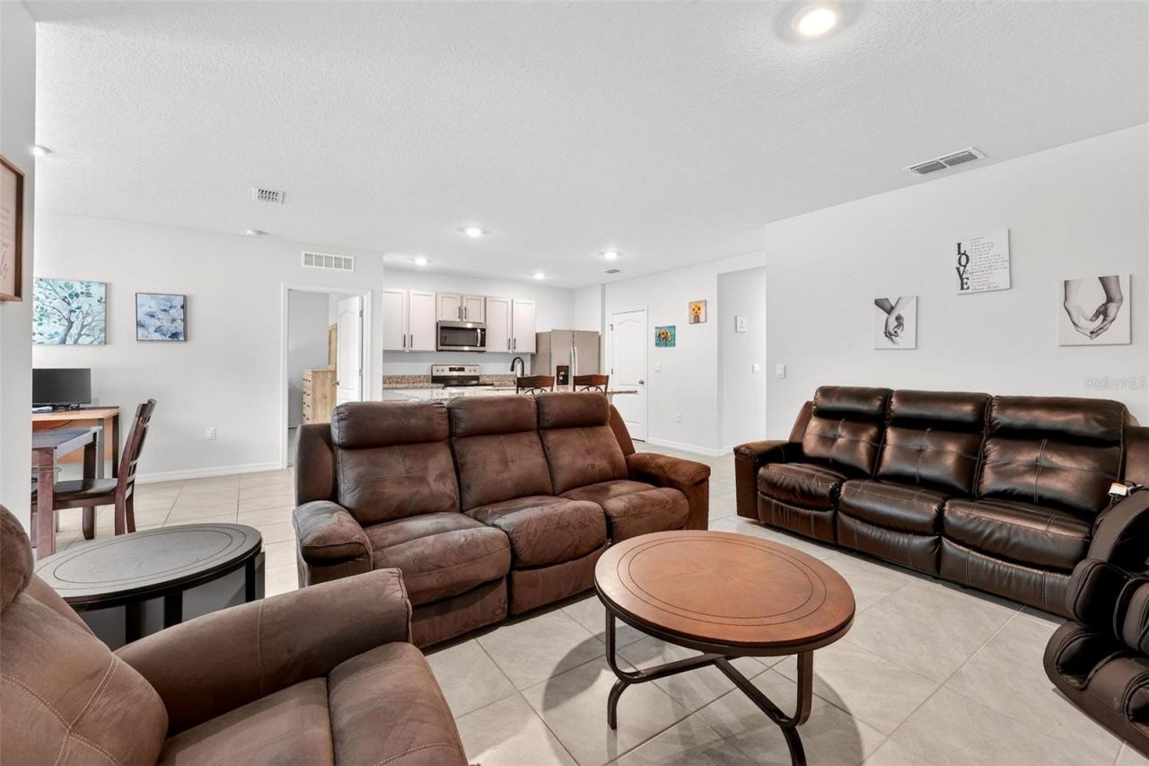 3007 Staten Drive, Deltona, FL 32738 Photo