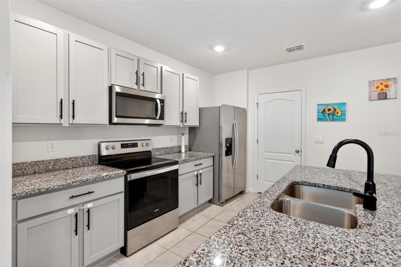 3007 Staten Drive, Deltona, FL 32738 Photo