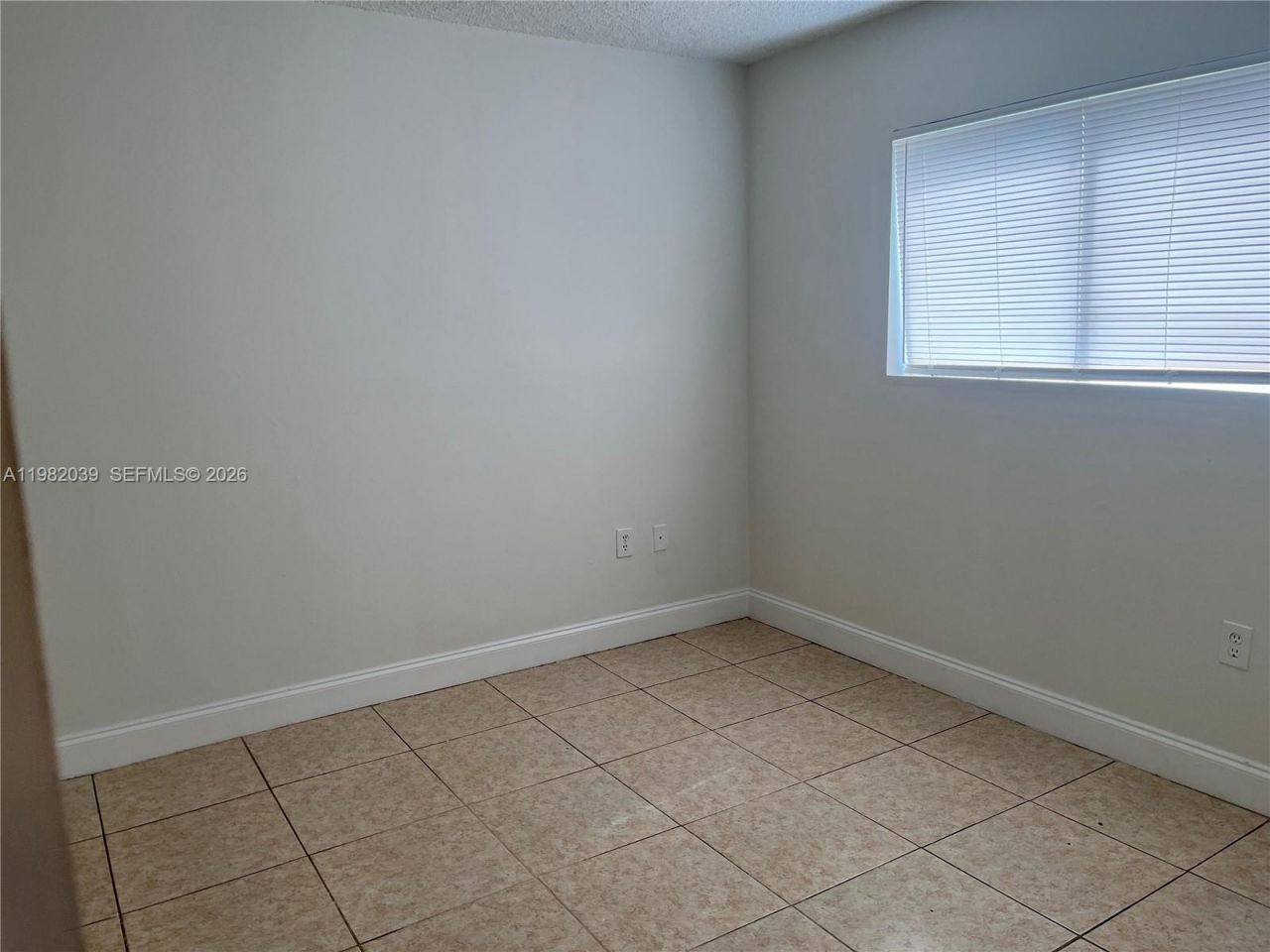 200 W Palm Cir W, Unit 107, Pembroke Pines, FL 33025 Photo