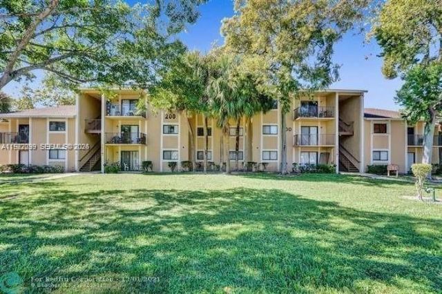 200 W Palm Cir W, Unit 107, Pembroke Pines, FL 33025 Photo