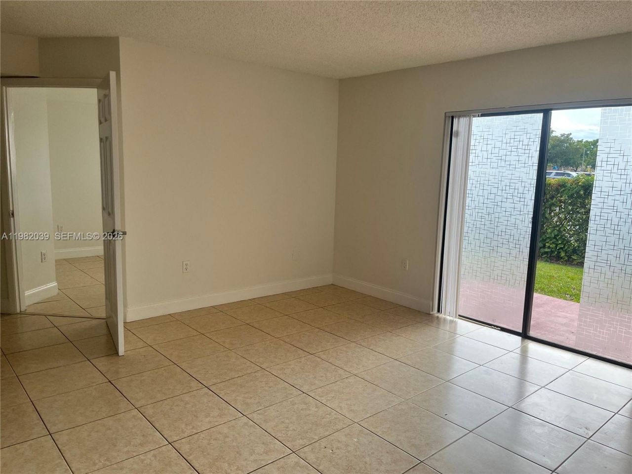 200 W Palm Cir W, Unit 107, Pembroke Pines, FL 33025 Photo