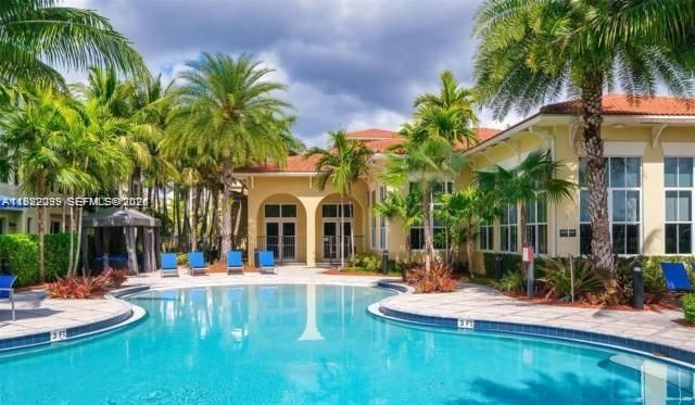 200 W Palm Cir W, Unit 107, Pembroke Pines, FL 33025 Photo