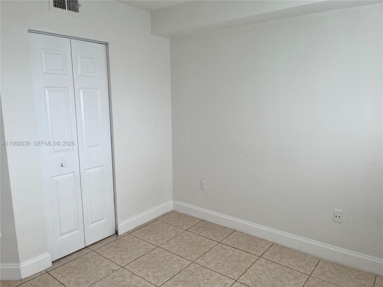 200 W Palm Cir W, Unit 107, Pembroke Pines, FL 33025 Photo