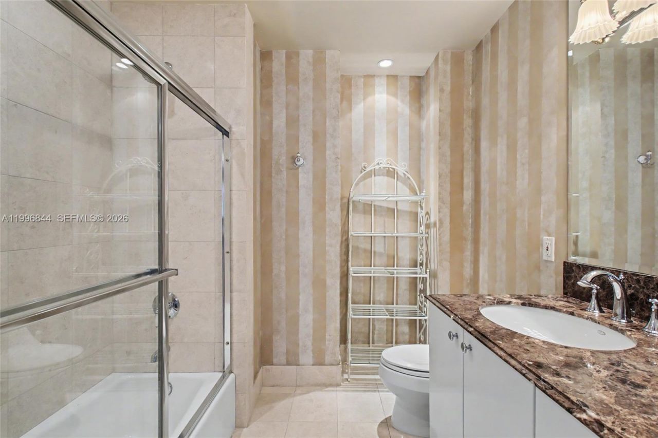 60 Edgewater Dr, Unit 3G, Coral Gables, FL 33133 Photo