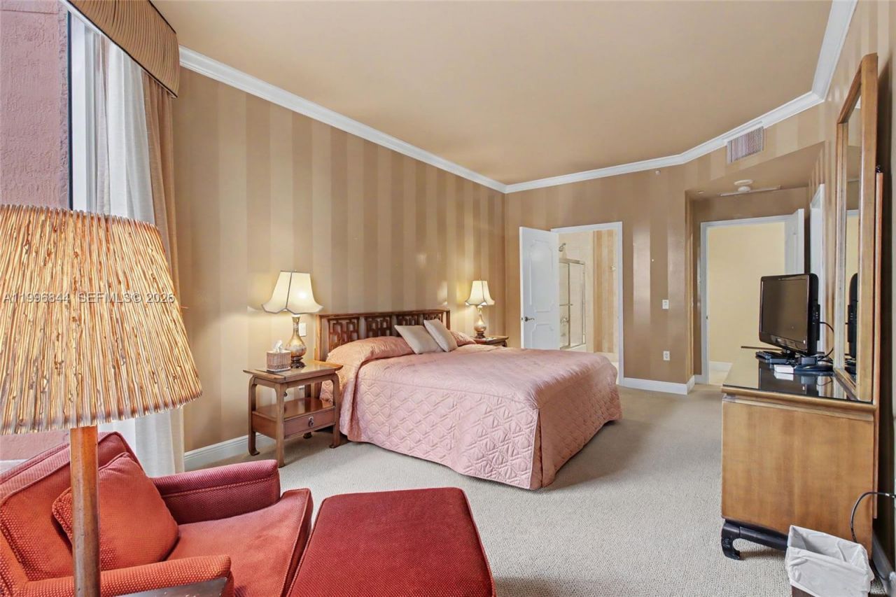 60 Edgewater Dr, Unit 3G, Coral Gables, FL 33133 Photo